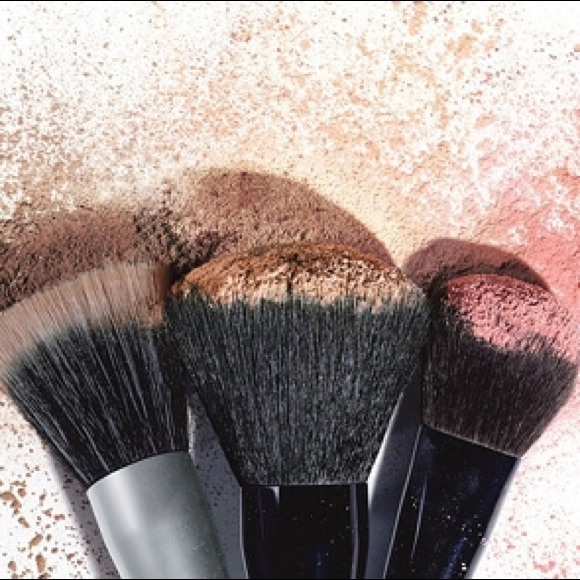 Other - assorted makeup brushes bundle for an entire face!